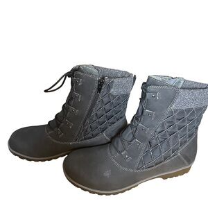JBU by Jambu black quilted waterproof boot NWT in box